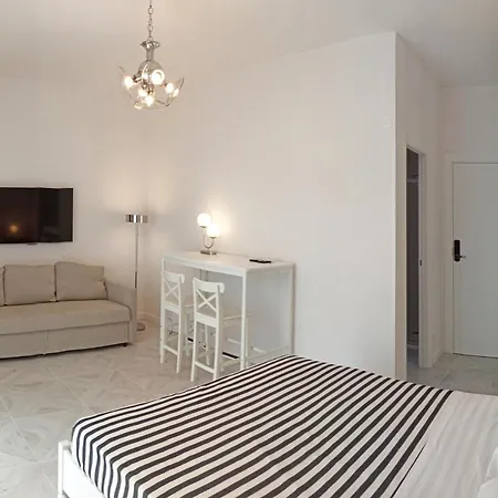 Colombo 477 Stanze Jazz, Soul, Classica Гостевой дом Чивитанова-Марке