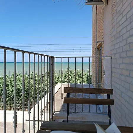 Colombo 477 Stanze Jazz, Soul, Classica チヴィタノーヴァ・マルケ