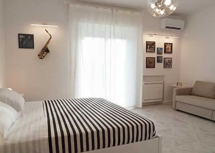 Colombo 477 Stanze Jazz, Soul, Classica 4*